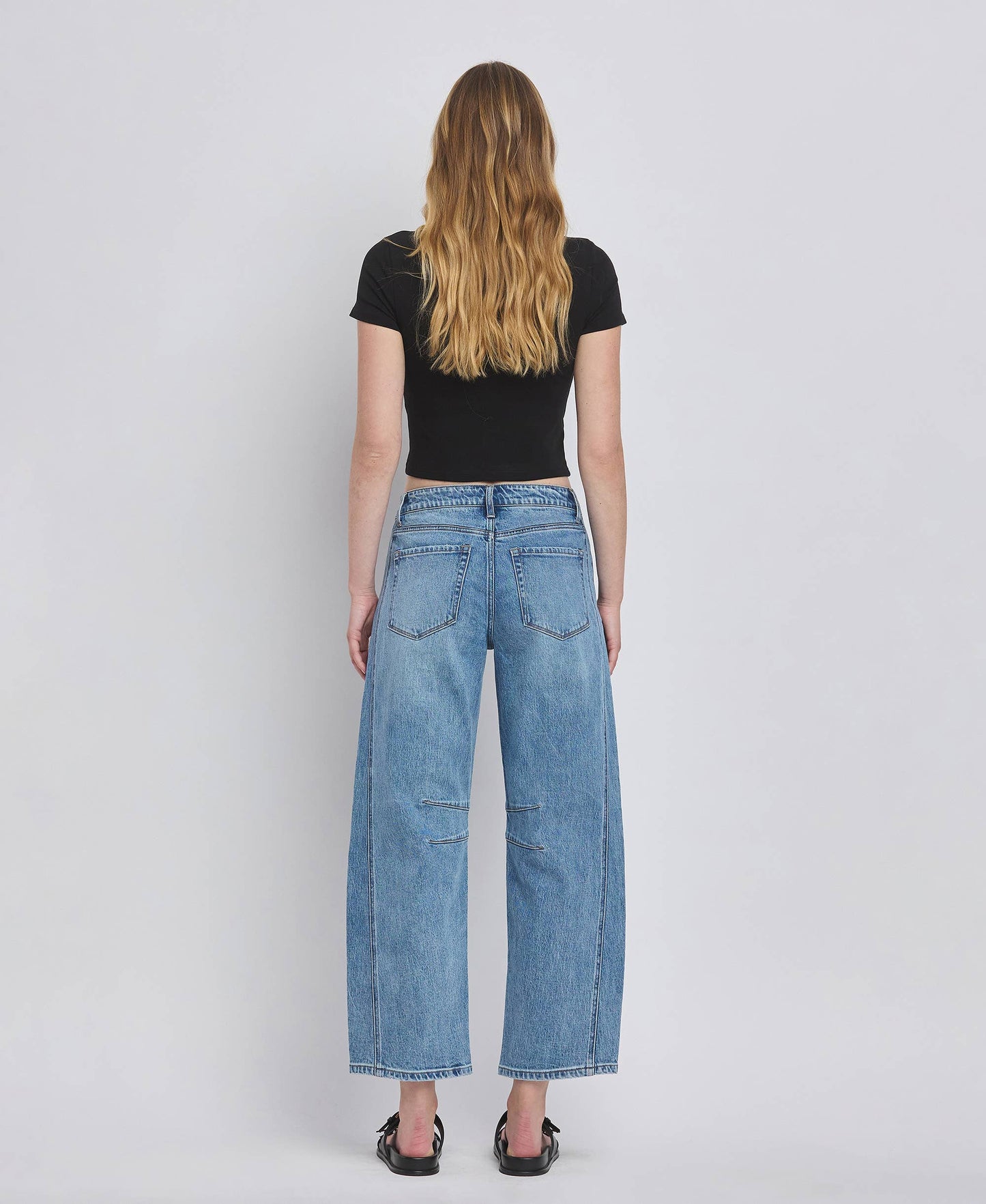 HIGH RISE DART STRUCTURED FIT BARREL LEG JEANS