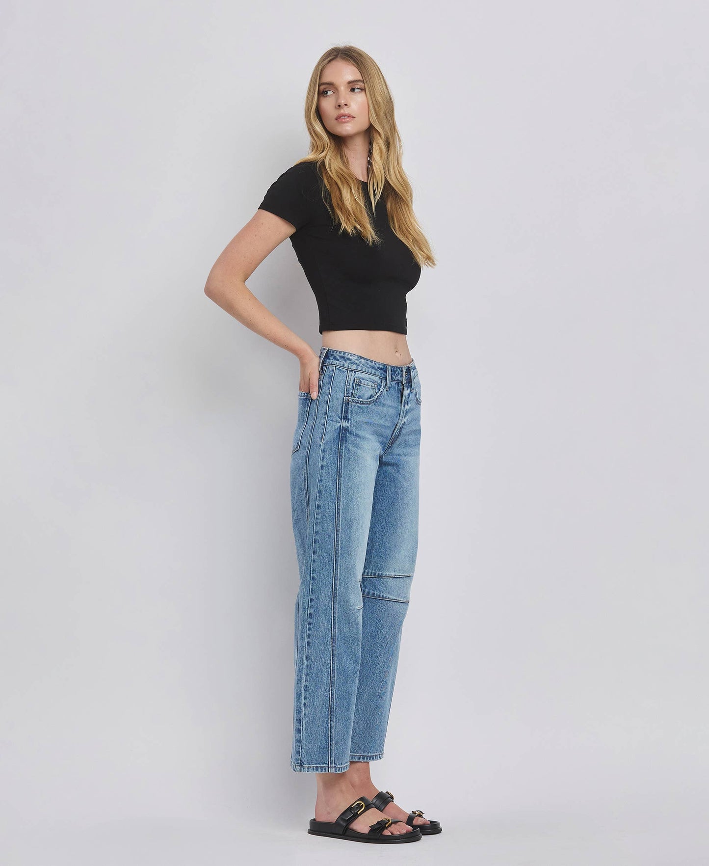 HIGH RISE DART STRUCTURED FIT BARREL LEG JEANS