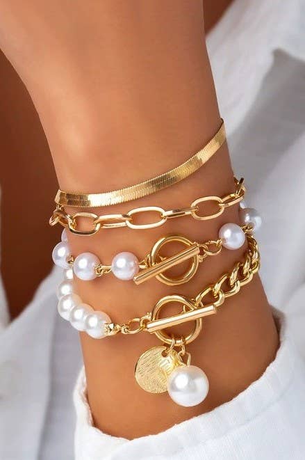 Pearl chain multilayered bracelet