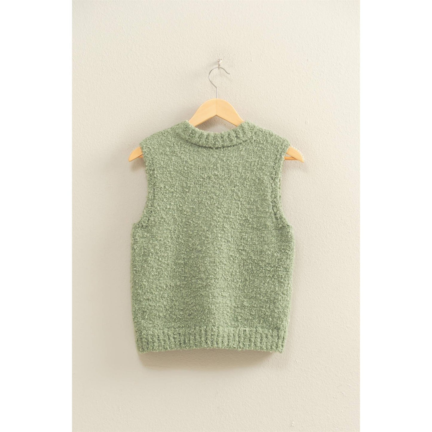 crew neck sleeveless sweater