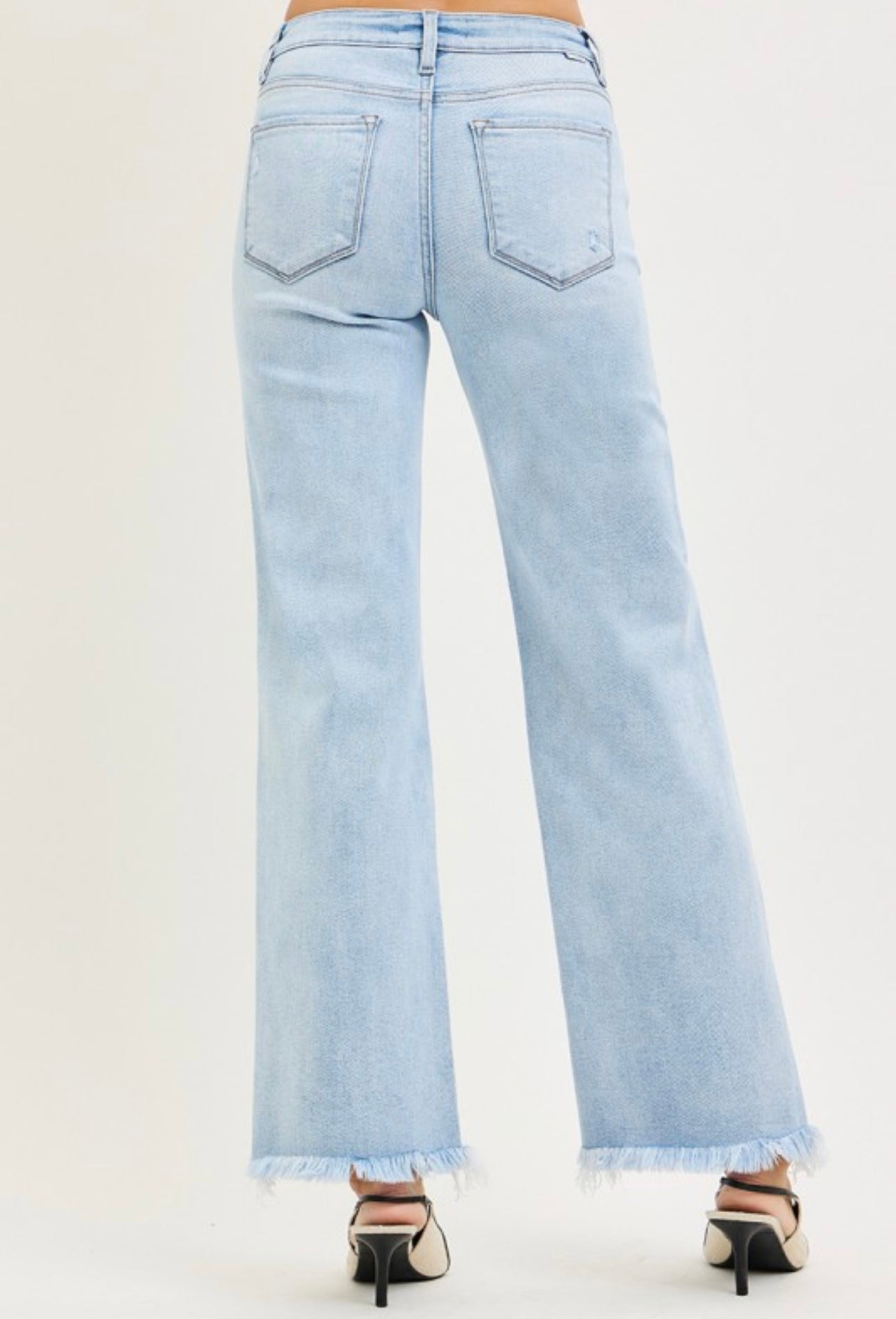 Curvy Risen Mid Rise Ankle Straight Fray Hem
