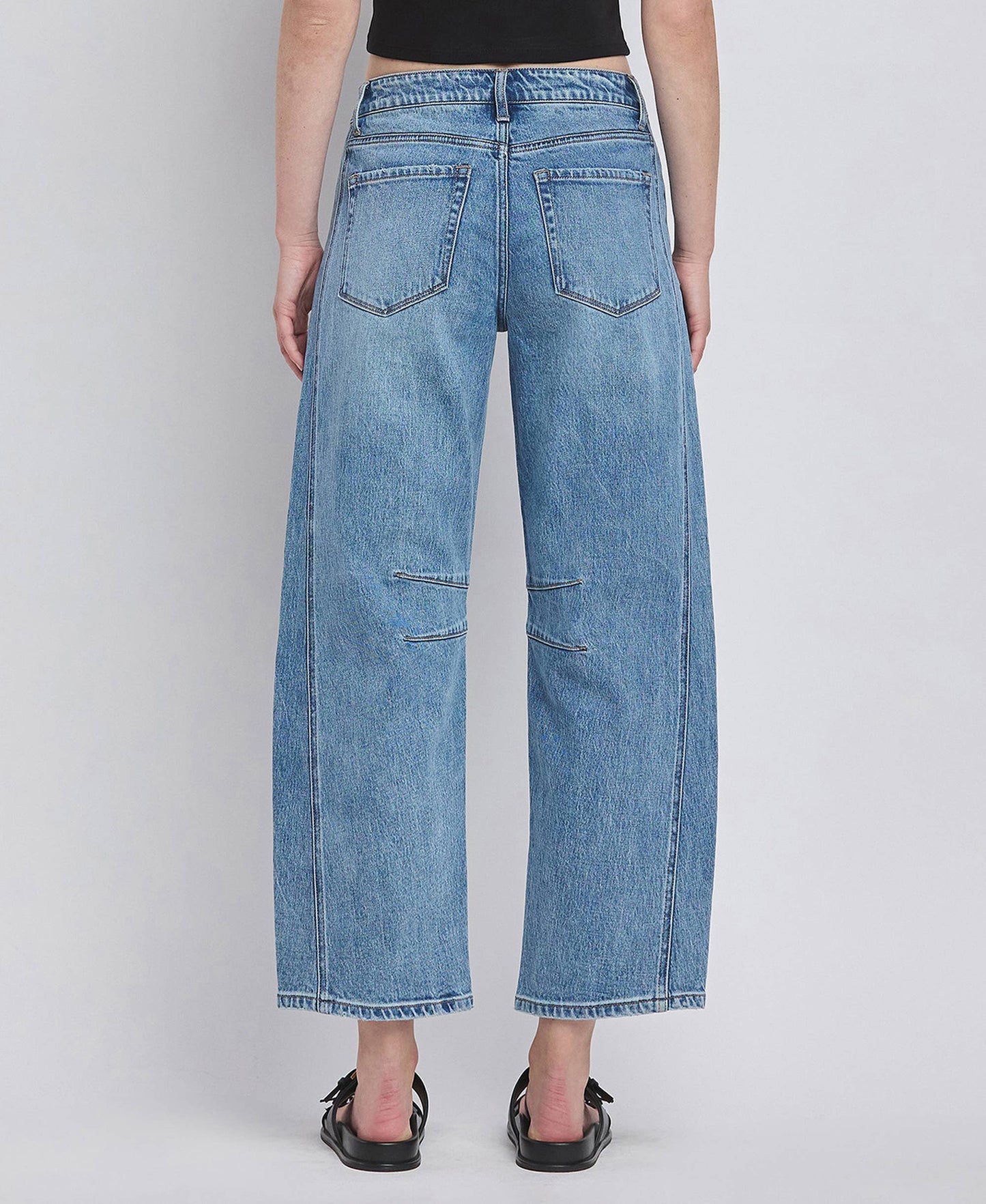 HIGH RISE DART STRUCTURED FIT BARREL LEG JEANS