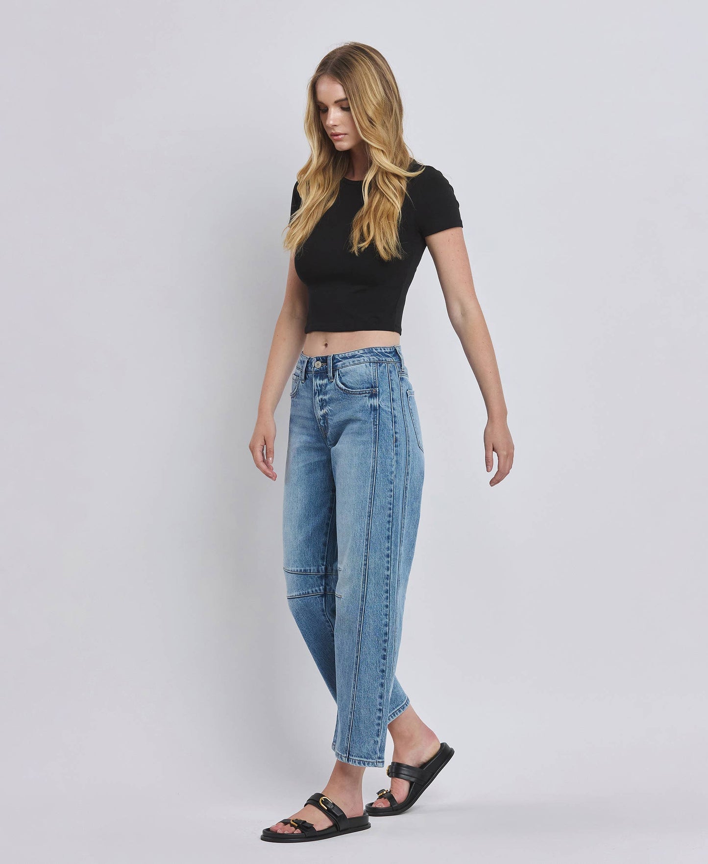 HIGH RISE DART STRUCTURED FIT BARREL LEG JEANS