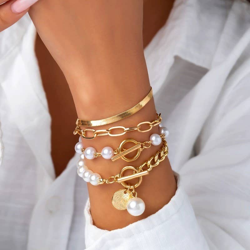 Pearl chain multilayered bracelet