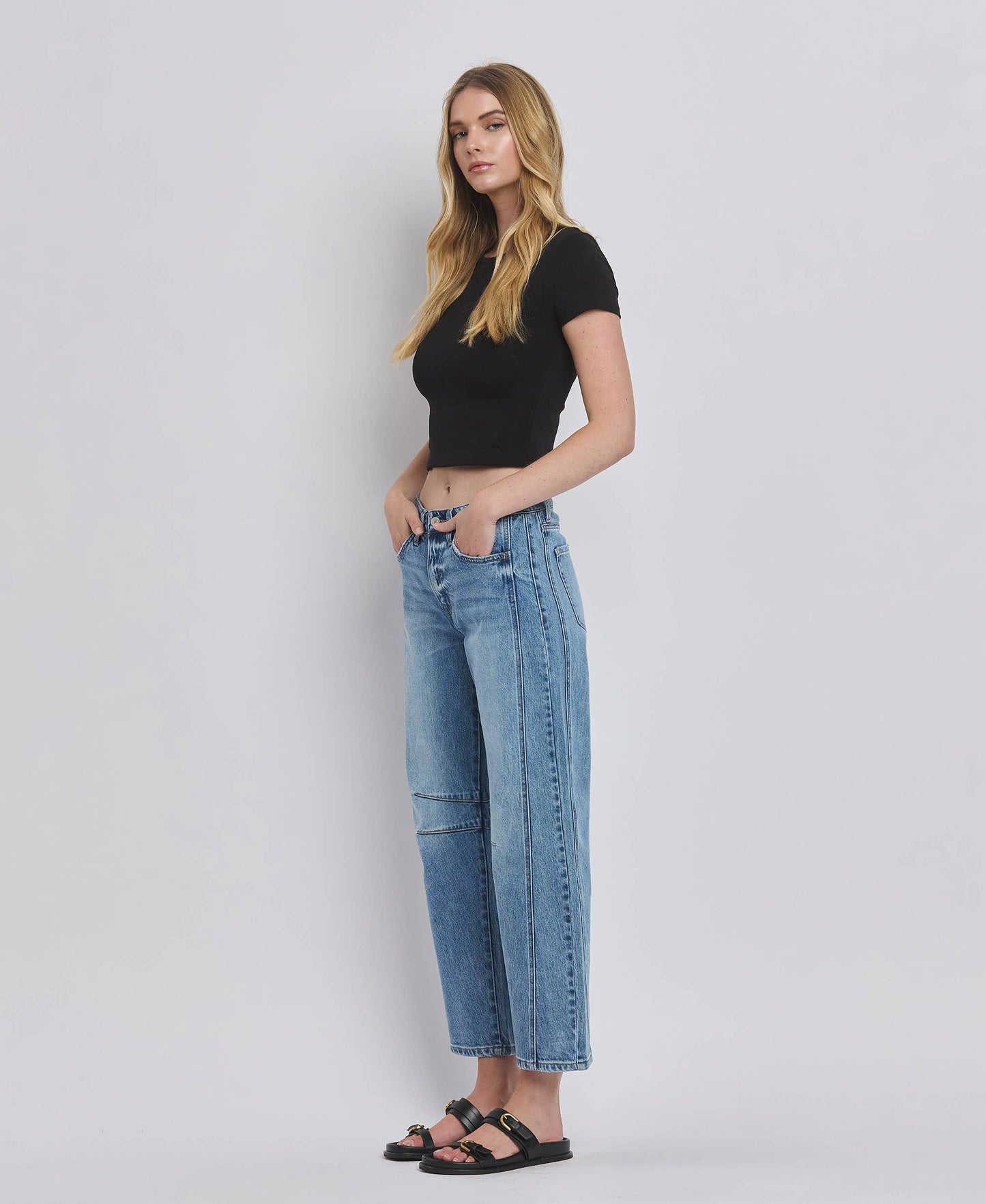 HIGH RISE DART STRUCTURED FIT BARREL LEG JEANS