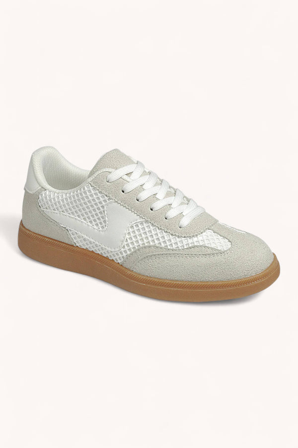 Wavy Swoosh Stripe Design Court Sneakers
